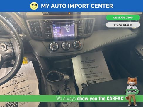 Used 2018 Toyota RAV4 LE w/ All Weather Liner Package AWD/4WD image 20