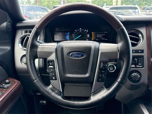 Used 2015 Ford Expedition Platinum AWD/4WD image 19