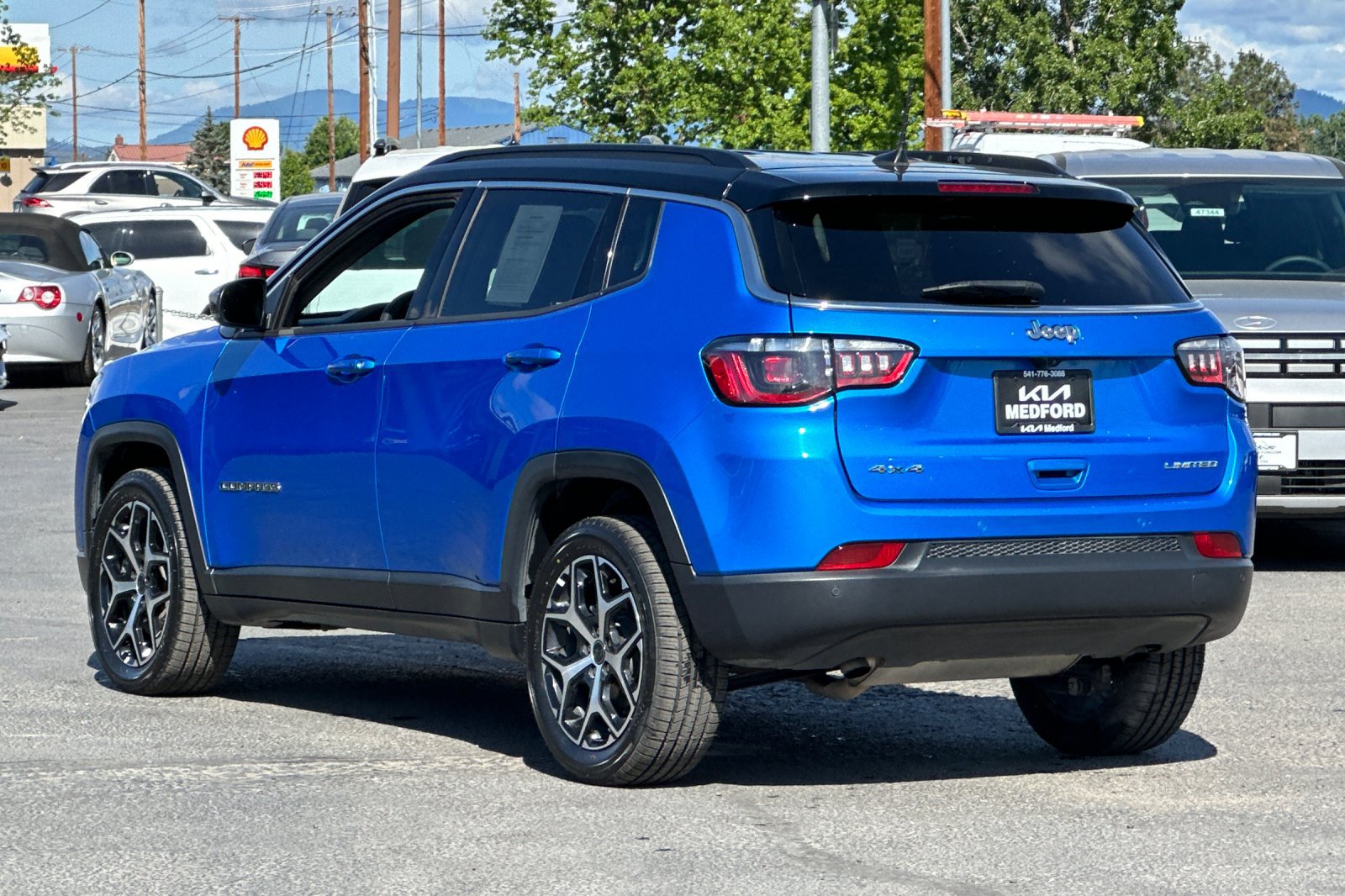 Used 2025 Jeep Compass Limited AWD/4WD image 7