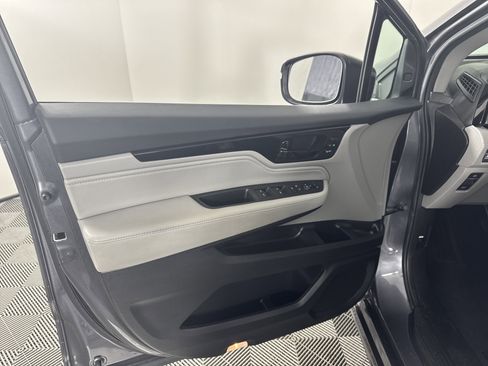 Used 2023 Honda Odyssey Touring image 13