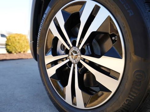 Certified 2025 Mercedes-Benz GLA 250 4MATIC w/ Driver Assistance Package image 14