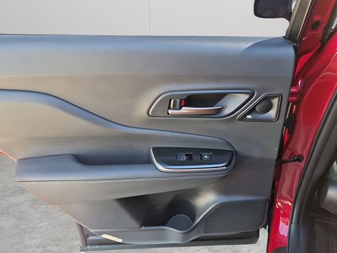 Used 2025 Toyota Crown Signia w/ Advanced Technology Package AWD/4WD image 18