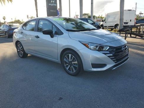 Used 2024 Nissan Versa S w/ S Plus Package image 3