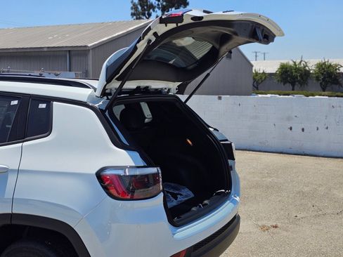 New 2026 Jeep Compass Latitude AWD/4WD image 7