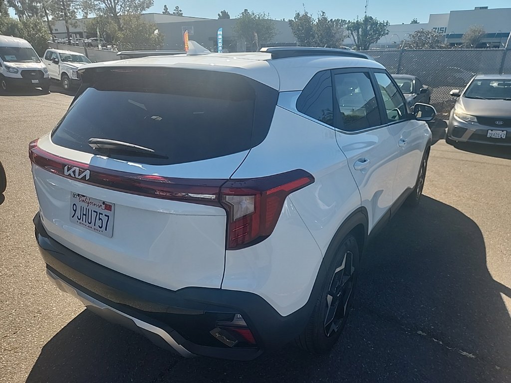 Certified 2024 Kia Seltos EX FWD image 11