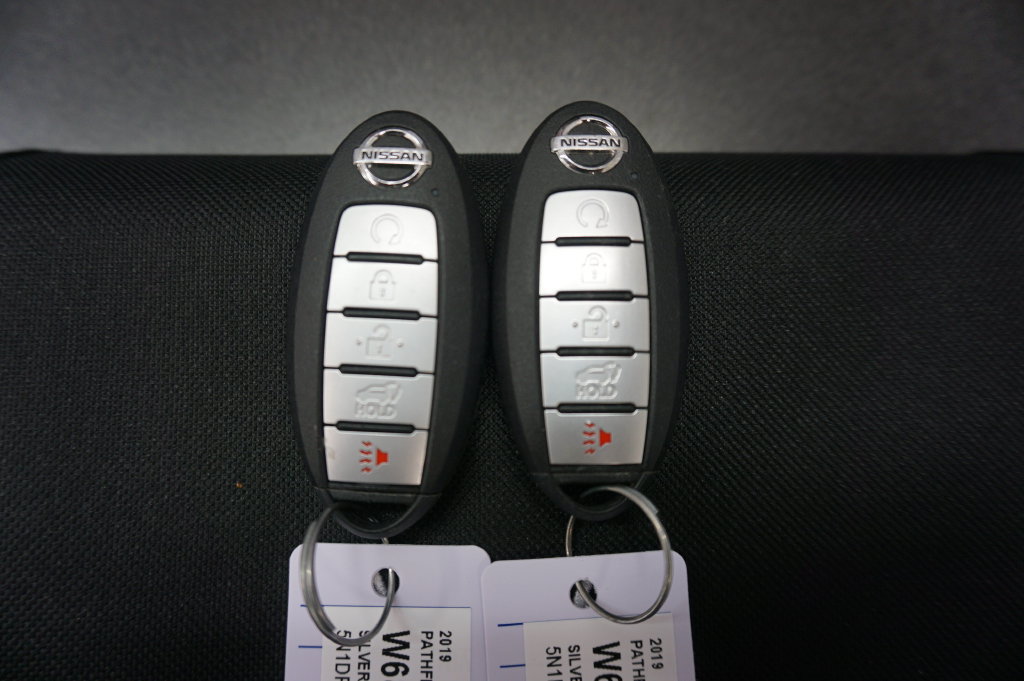 Used 2019 Nissan Pathfinder SL FWD image 21