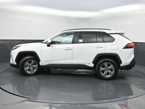 Used 2022 Toyota RAV4 XLE w/ Convenience Package AWD/4WD image 41