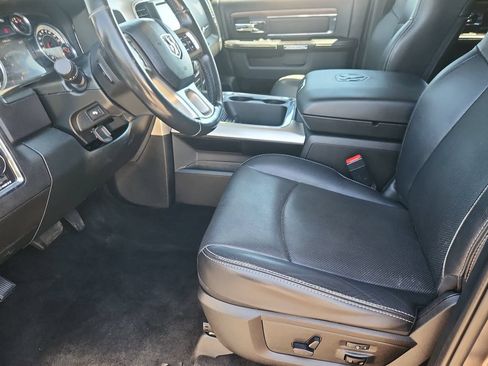 Used 2016 RAM 1500 Laramie w/ Convenience Group AWD/4WD image 7