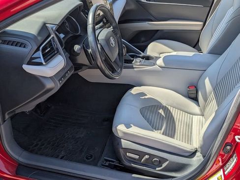 Used 2022 Toyota Camry SE w/ TRD Appearance Package (TMS) image 8