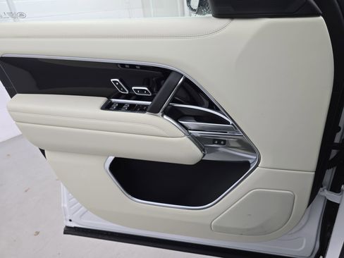 New 2026 Land Rover Range Rover SE image 27