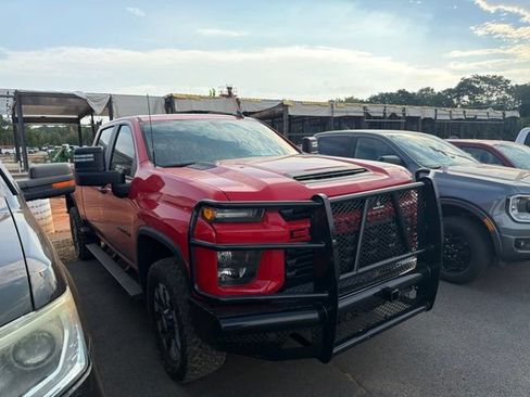 Used 2022 Chevrolet Silverado 2500 Custom w/ Custom Value Package AWD/4WD image 2