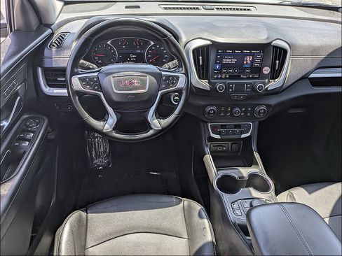 Used 2024 GMC Terrain SLT AWD/4WD image 15