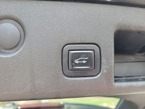 Used 2020 Chevrolet Equinox Premier FWD image 8