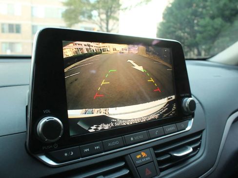 Used 2022 Nissan Altima 2.5 SV image 37