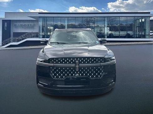 New 2026 Lincoln Navigator L Black Label AWD/4WD image 2