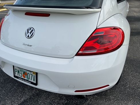 Used 2012 Volkswagen Beetle Launch Edition image 24