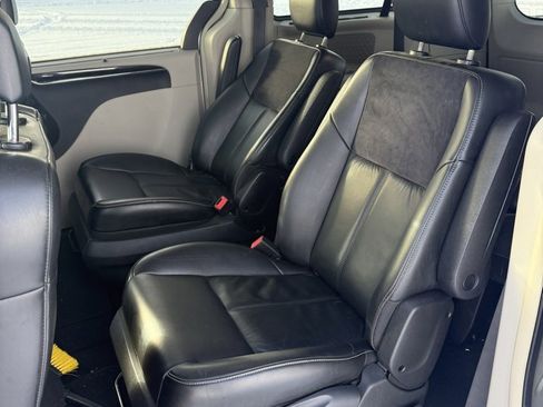 Used 2011 Chrysler Town & Country Limited w/ Trailer Tow Group image 6