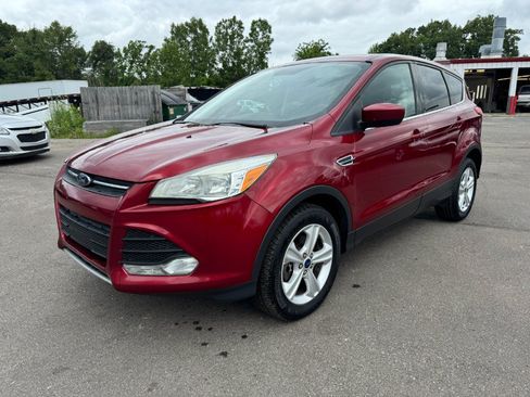 Used 2016 Ford Escape SE w/ SE Cold Weather Package FWD image 1
