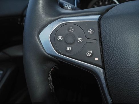 Used 2023 Chevrolet Traverse RS image 31