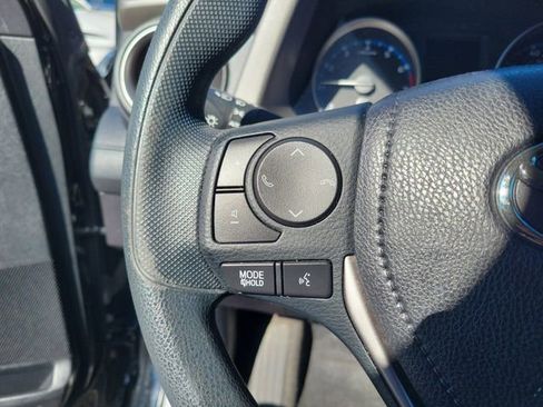 Used 2018 Toyota RAV4 LE image 14