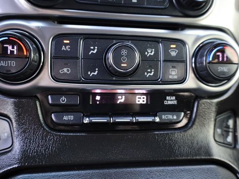 Used 2018 Chevrolet Suburban Premier image 38