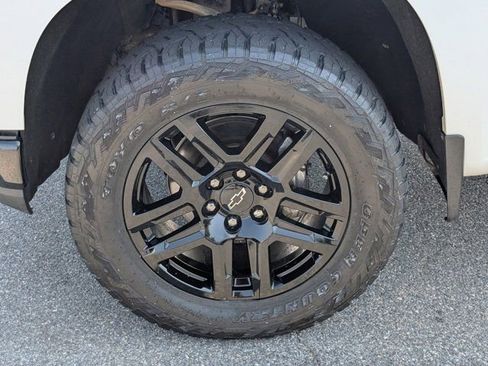Used 2022 Chevrolet Silverado 1500 LT Trail Boss w/ Bed Protection Package AWD/4WD image 13