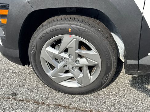 Certified 2026 Hyundai Kona SE FWD image 11