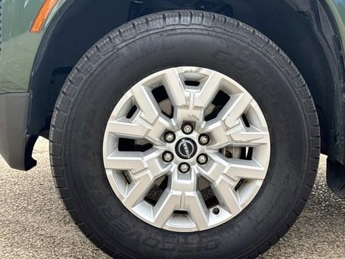 Used 2022 Nissan Frontier SV AWD/4WD image 6