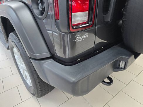 Used 2022 Jeep Wrangler Unlimited Sport AWD/4WD image 11