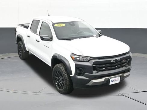 Used 2024 Chevrolet Colorado Trail Boss w/ Technology Package AWD/4WD image 68