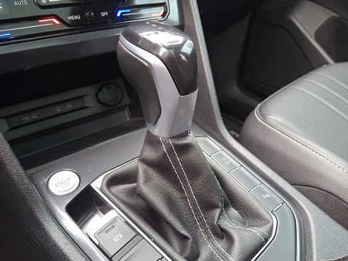 Used 2023 Volkswagen Tiguan SE R-Line image 15