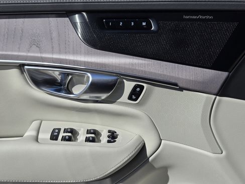 New 2026 Volvo XC90 B6 Ultra w/ Protection Package AWD/4WD image 26