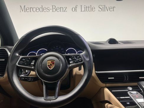 Used 2023 Porsche Cayenne image 31