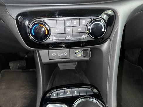 Certified 2022 Buick Encore GX Preferred w/ Cold Weather Comfort Package image 12