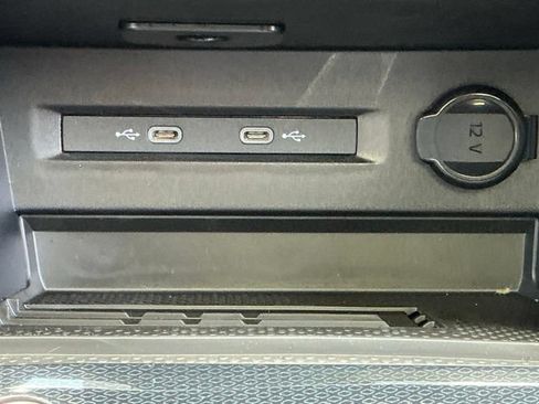 New 2026 Volkswagen Taos SE FWD image 23