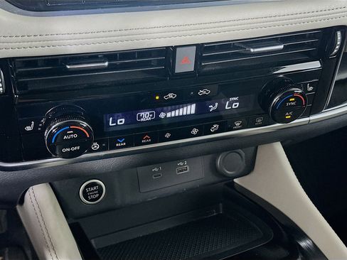 Used 2023 Nissan Rogue SL w/ SL Premium Package FWD image 24