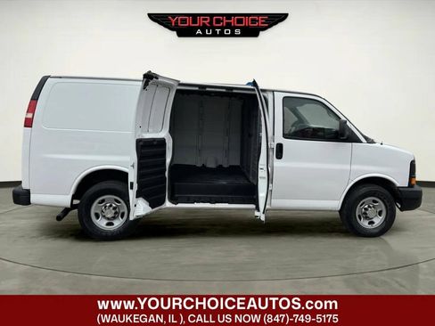 Used 2014 Chevrolet Express 2500 RWD image 10