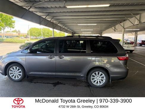 Used 2017 Toyota Sienna XLE w/ XLE Navigation Package AWD/4WD image 8