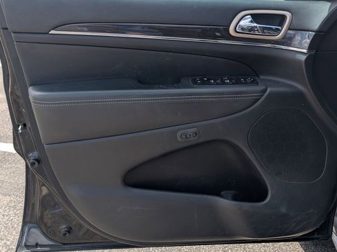 Used 2014 Jeep Grand Cherokee Overland w/ Advanced Technology Group image 10