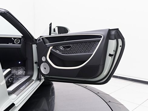 Used 2024 Bentley Continental GT Speed image 35
