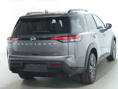Used 2025 Nissan Pathfinder SV image 49
