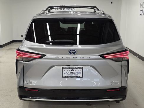 Used 2022 Toyota Sienna Limited AWD/4WD image 14