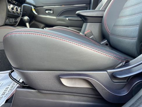 New 2025 Mitsubishi Outlander Sport SE image 10