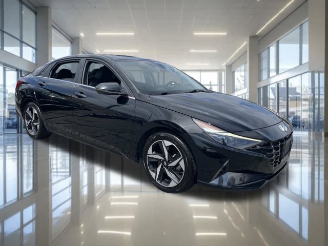Used 2023 Hyundai Elantra Limited w/ Cargo Package FWD image 2