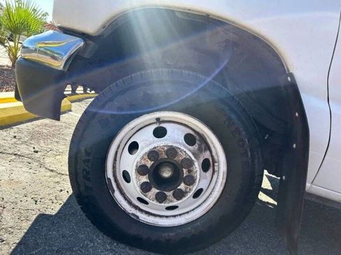 Used 2006 Ford E-350 and Econoline 350 Super Duty RWD image 21