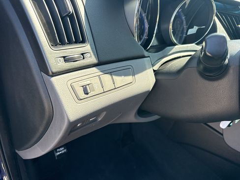 Used 2011 Hyundai Sonata GLS w/ Popular Equipment Pkg 2 FWD image 13