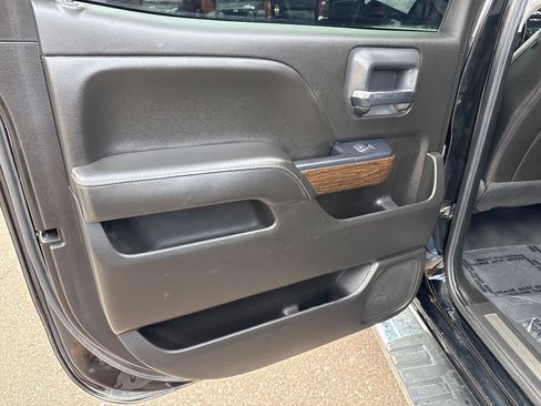 Used 2019 GMC Sierra 2500 Denali w/ Duramax Plus Package AWD/4WD image 14
