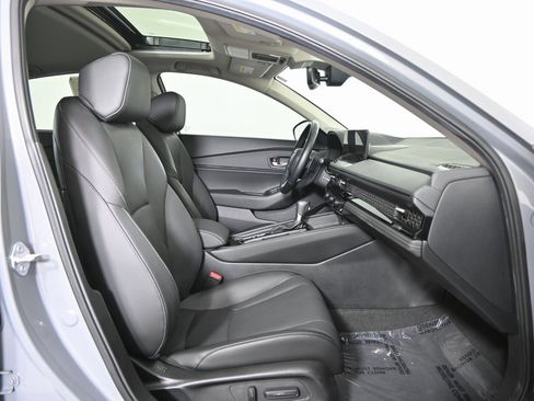 Used 2025 Honda Accord Touring image 13