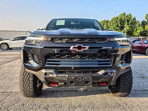 Used 2025 Chevrolet Colorado ZR2 w/ Technology Package AWD/4WD image 2