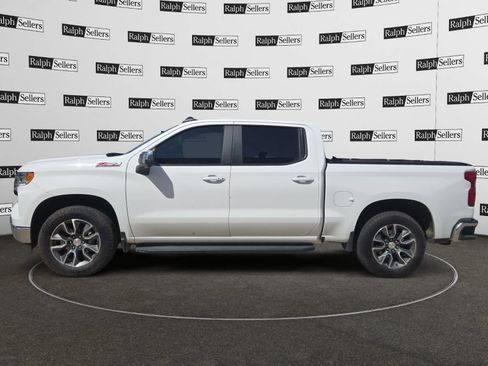 Used 2025 Chevrolet Silverado 1500 LT image 3